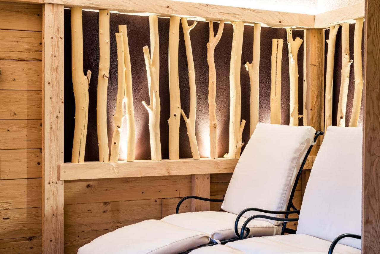 Garni Hotel Rosengarten B&B Selva di Val Gardena Dış mekan fotoğraf