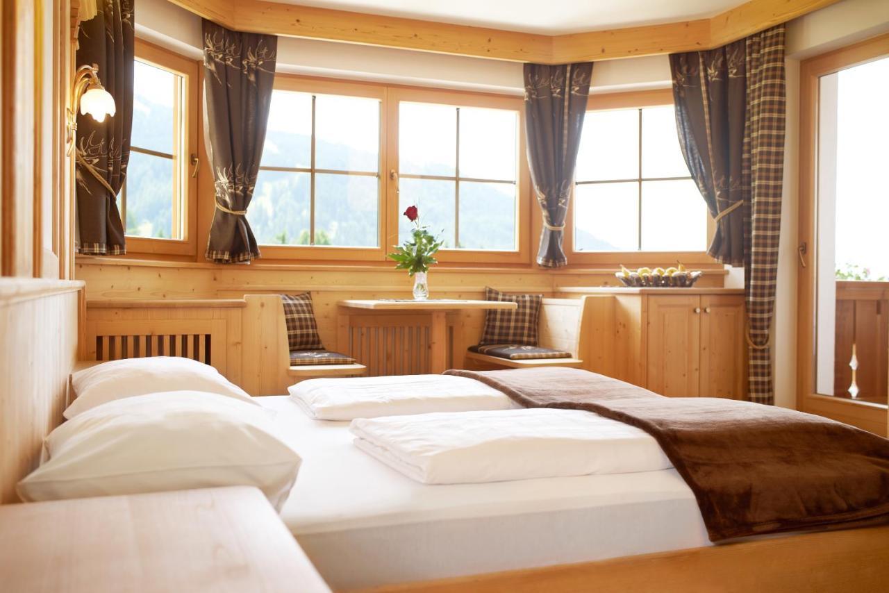 Garni Hotel Rosengarten B&B Selva di Val Gardena Dış mekan fotoğraf