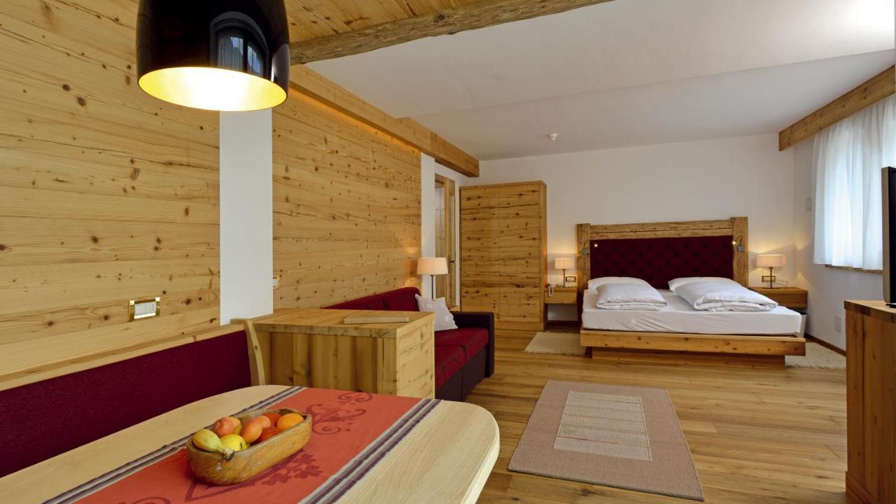 Garni Hotel Rosengarten B&B Selva di Val Gardena Dış mekan fotoğraf