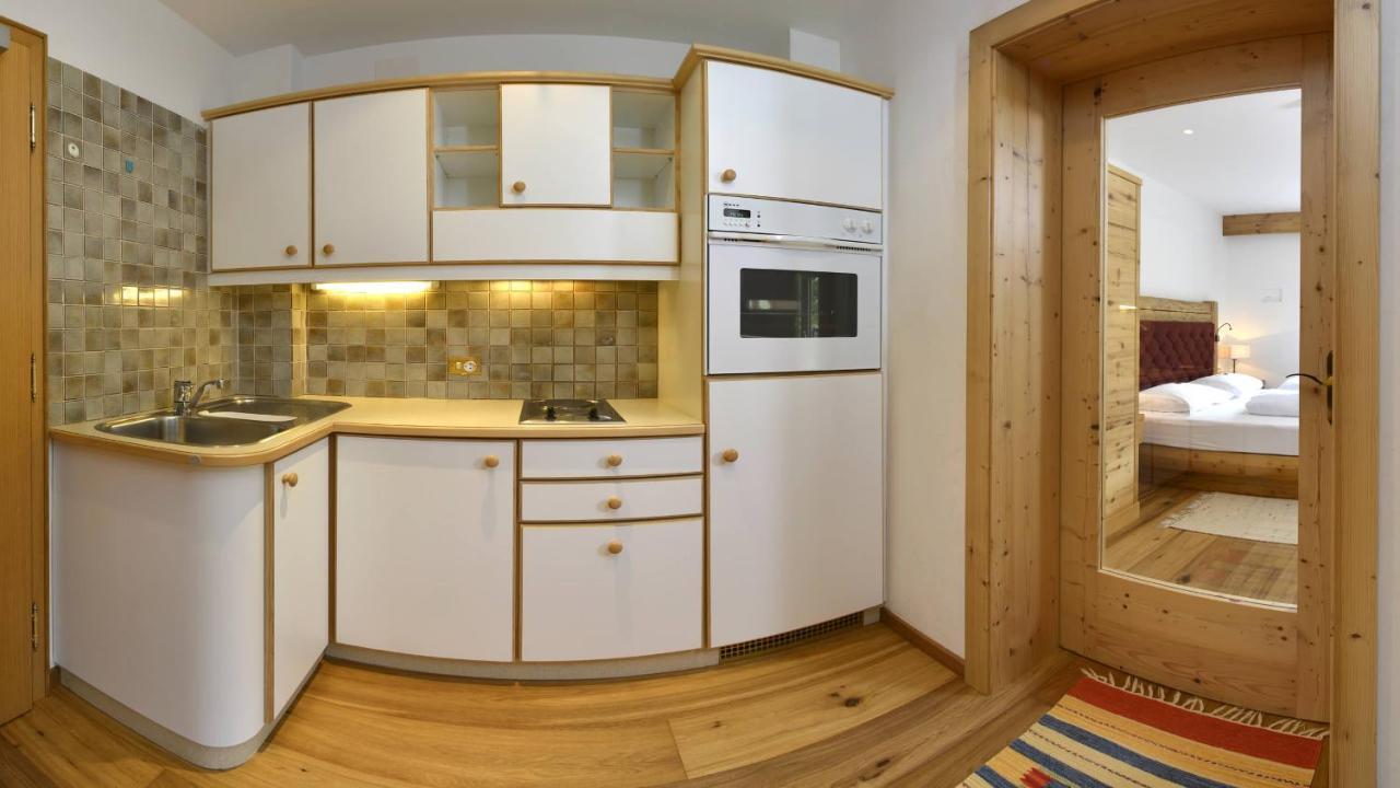 Garni Hotel Rosengarten B&B Selva di Val Gardena Dış mekan fotoğraf