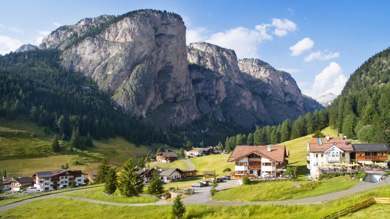 Garni Hotel Rosengarten B&B Selva di Val Gardena Dış mekan fotoğraf